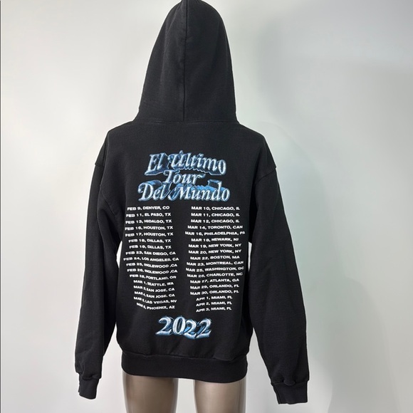 Bad Bunny 🐰 2022 El Ultimo Tour Del Mundo Concert Hoodie
